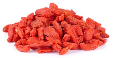 una pila de bayas de goji secas